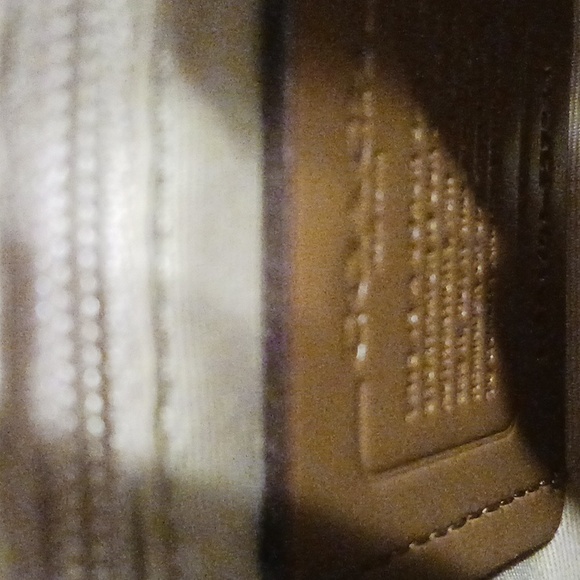 Coach Handbag - Picture 4 of 7